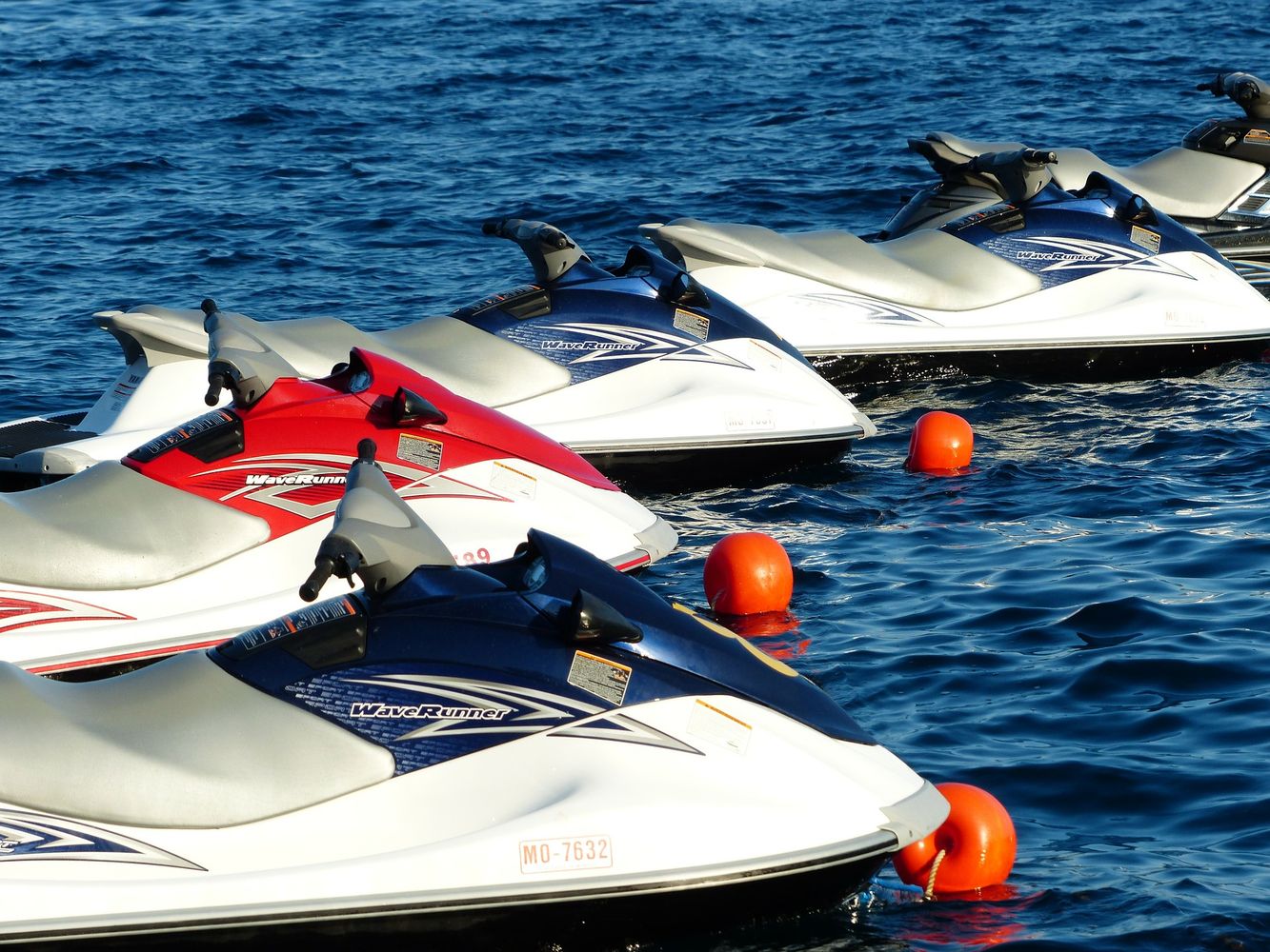 POLISSAGE ET TRAITEMENT CERAMIQUE DE VOS BATEAUX ET JET SKI dans l'ouest lyonnais (69)